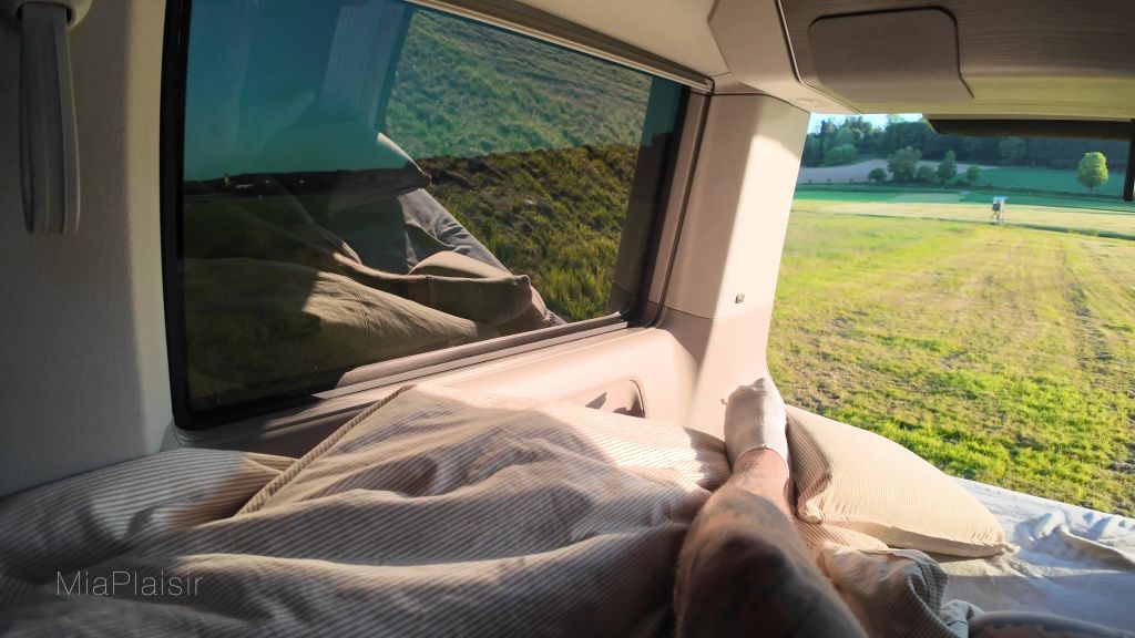 sexy foto nr. 8 von Camper-Fick mitten in der Natur – keine Gnade trotz Risiko!
