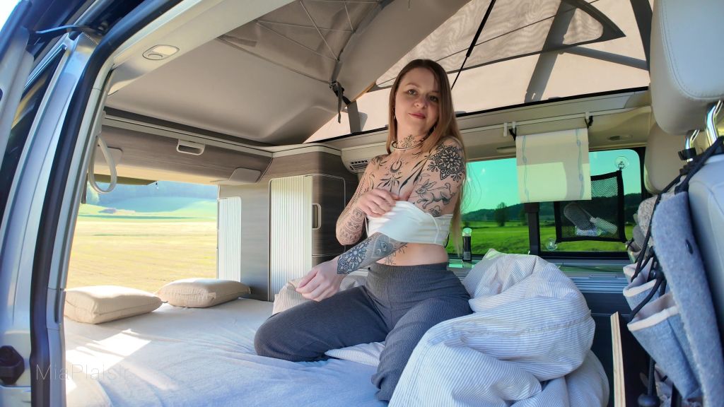 Camper-Fick mitten in der Natur – keine Gnade trotz Risiko!
