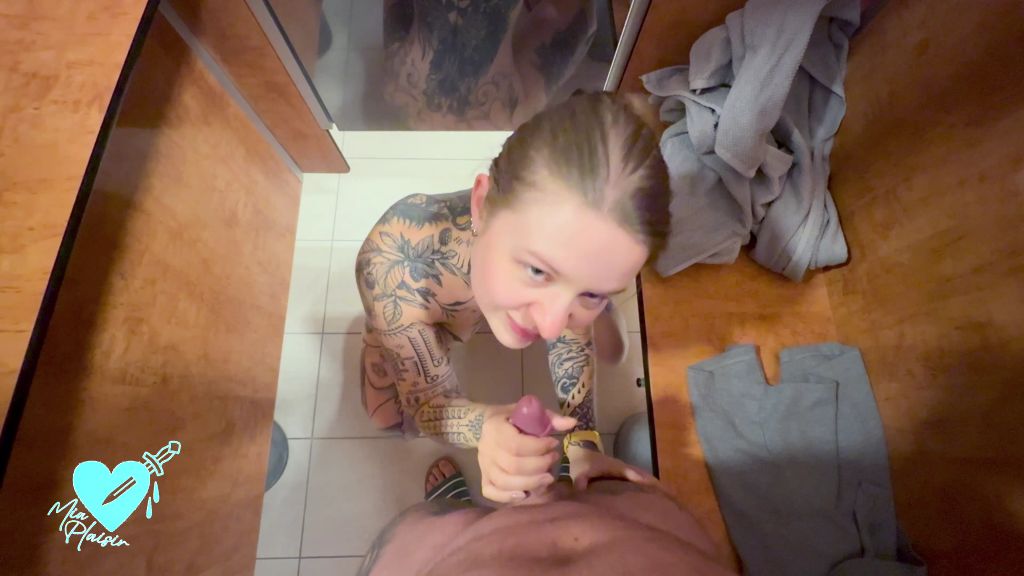 sexy foto nr. 4 von Riskant in der Umkleidekabine..🤫