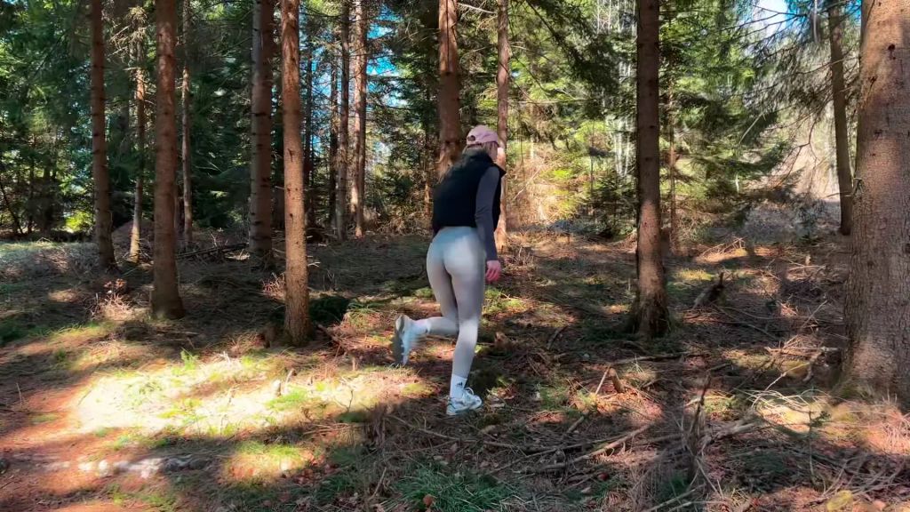 Vorschaubild 2 zum Video „Ich zeigte Ihm im Wald etwas... 😈“