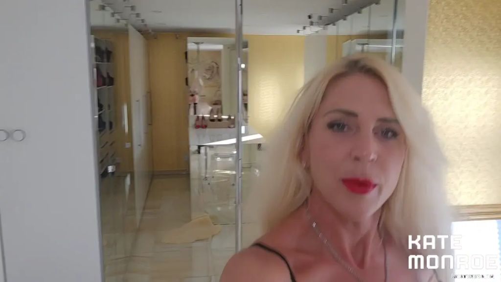 sexy foto nr. 4 von Das musst du wissen über Kate Monroe