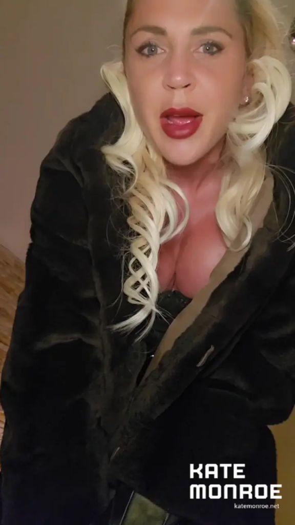 sexy foto nr. 1 von Carrot or stick?