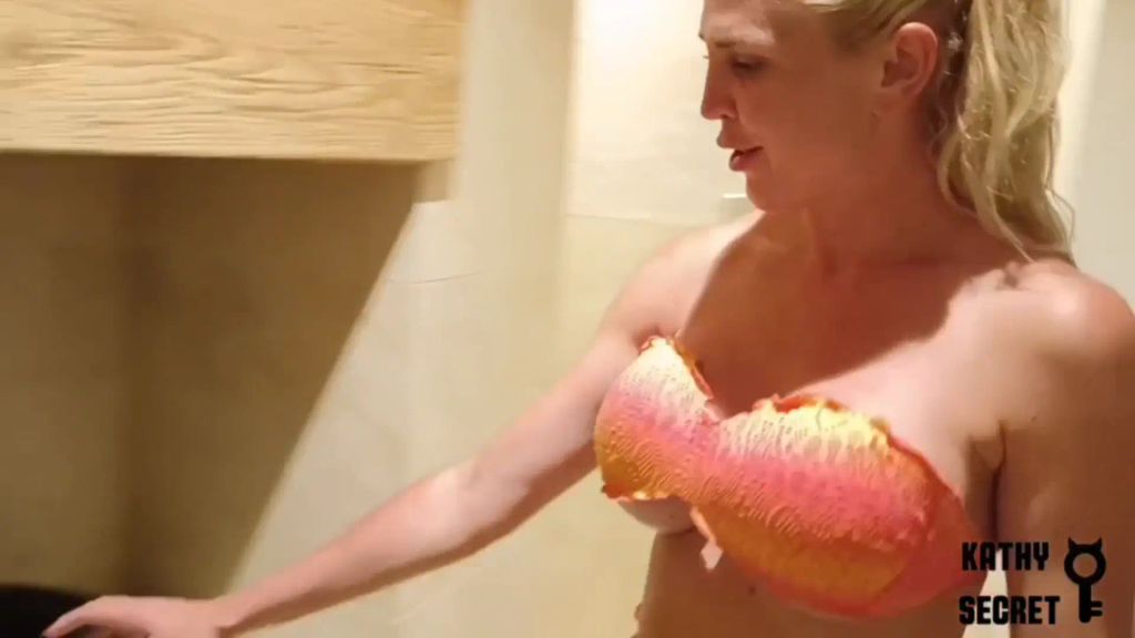 sexy foto nr. 3 von Hotelgast fickt MILF in öffentlicher Sauna weg