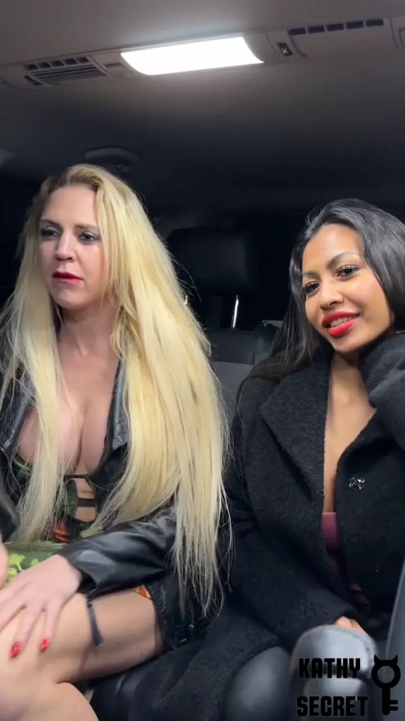 sexy foto nr. 1 von FAKE TAXI: Notgeile Partyluder ficken Taxifahrer im Auto