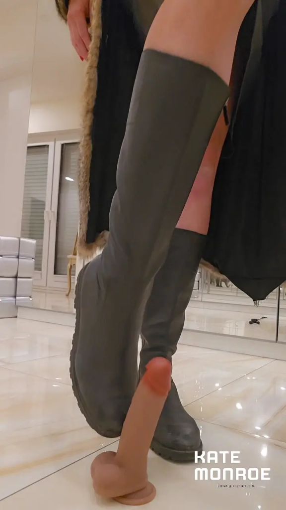 sexy foto nr. 8 von Dominante Wichsanweisung: DEINE EIER GEHÖREN DER OSTERHÄSIN