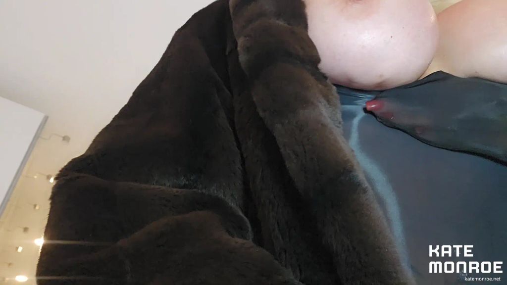 sexy foto nr. 5 von ASMR NYLON PELZ  Wichsanweisung für die Sinne