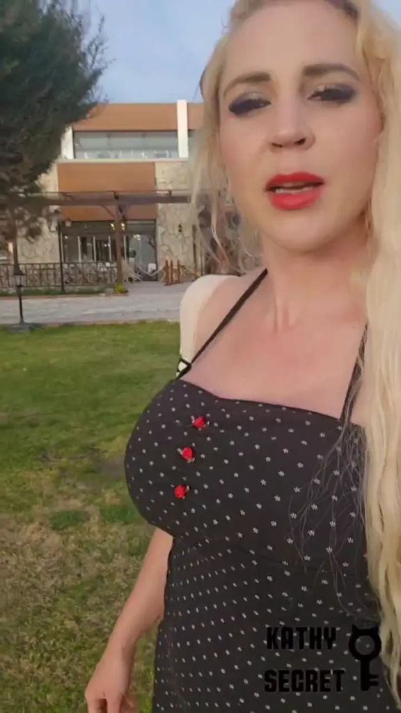 sexy foto nr. 2 von PUBLIC SQUIRTING 🚫FLUCHT VOR SPANNERN ENDET MIT ERLÖSENDEM