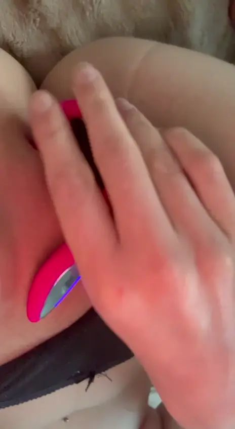 Vorschaubild 6 zum Video „Lush Vibes ganz tief fühl mich stöhnen“