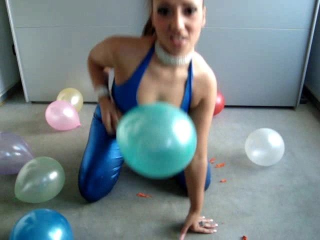 sexy foto nr. 5 von Luftballons zerplatzen (Fetisch)