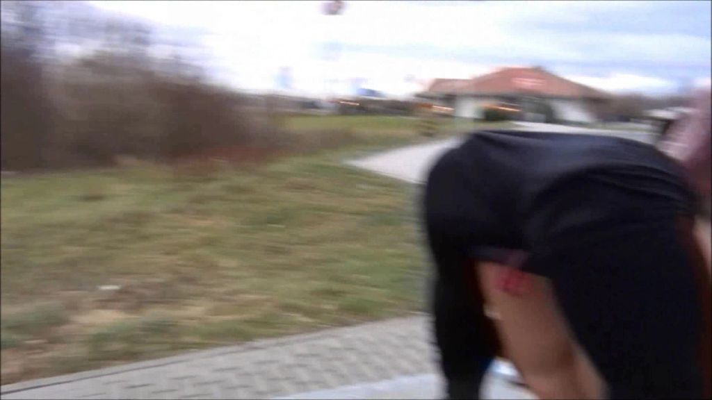 sexy foto nr. 6 von Hemmungen? Nö! Wir pissen überall hin