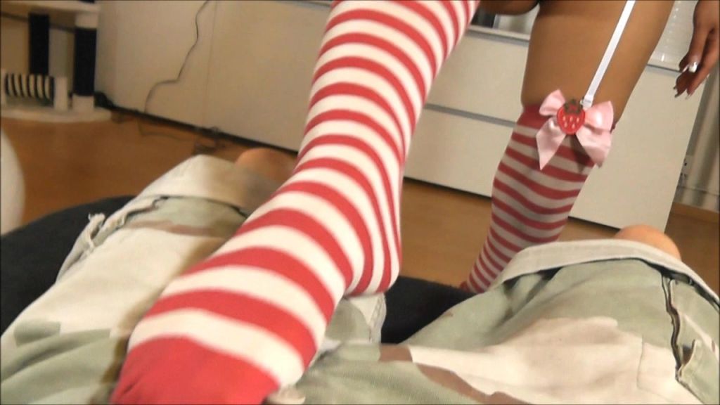 sexy foto nr. 2 von MEGA GEIL! Footjob mit HAPPYEN