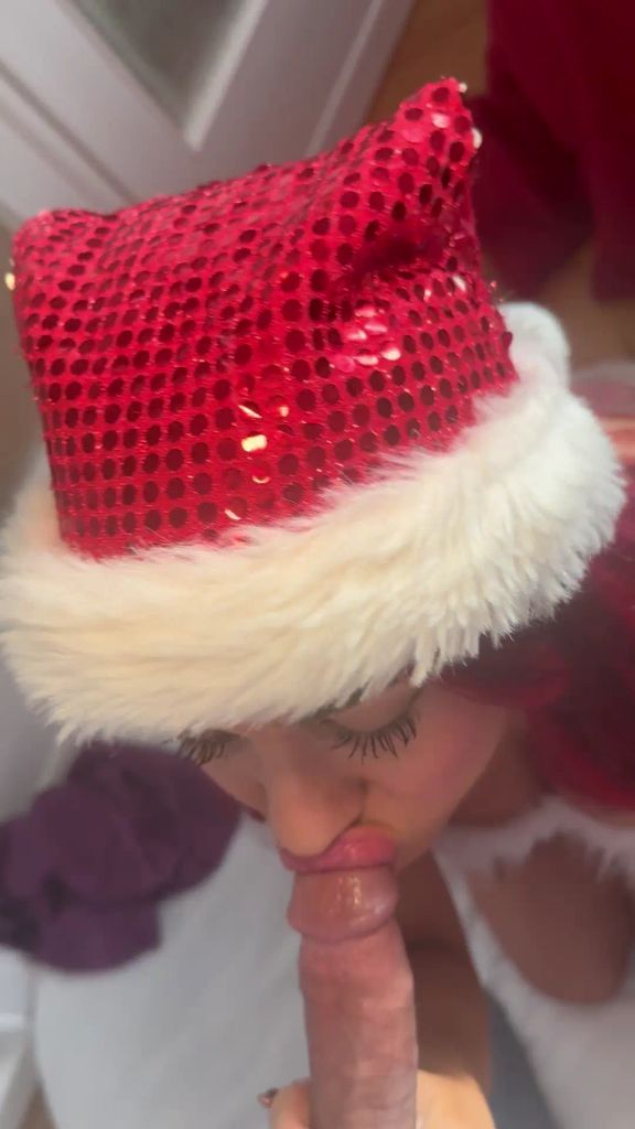Vorschaubild 2 zum Video „ABGEFICKT VOM NIKOLAUS!!!“