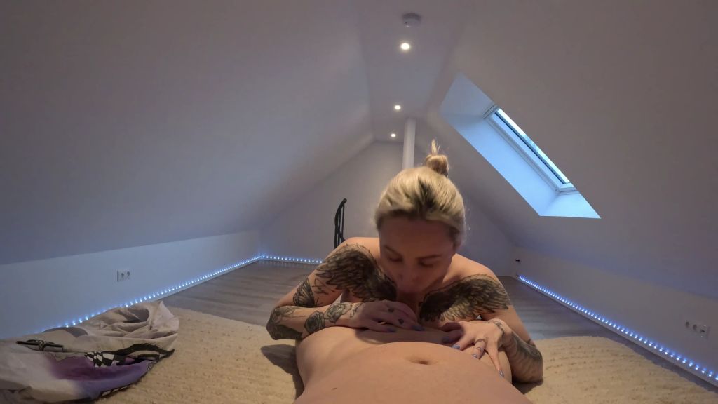 Vorschaubild 5 zum Video „Vermieter kommt zur Reparatur und fickt mich durch 😮‍💨“
