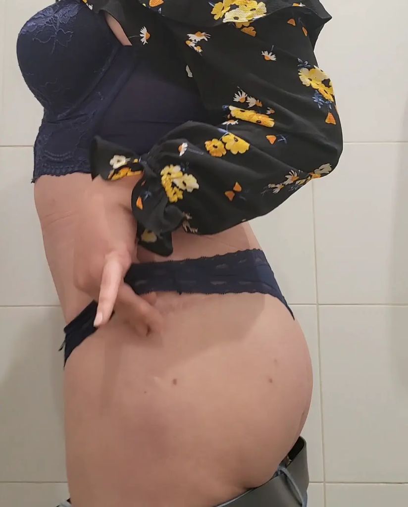 Vorschaubild 2 zum Video „Sexy Körperpräsentation fürs erste Kennenlernen“