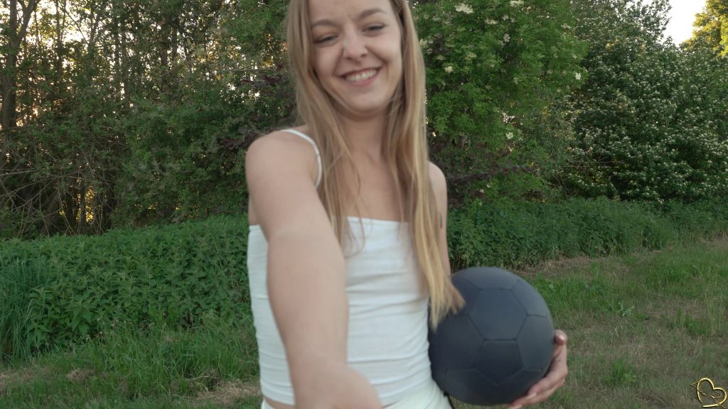 Vorschaubild 2 zum Video „Korruption! Rote Karte einfach weggeblasen! ⚽“