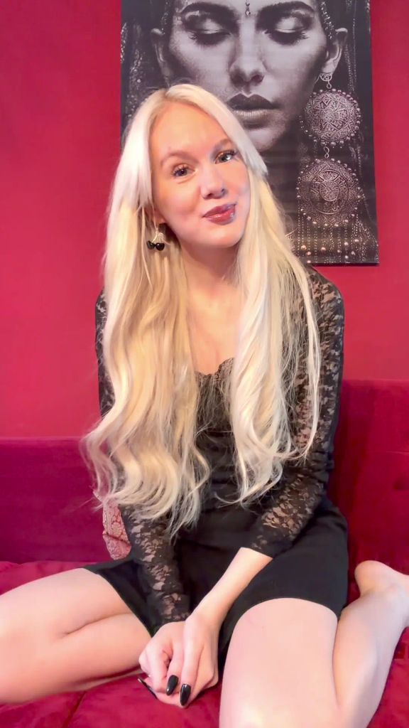 Vorschaubild 1 zum Video „OMG - Ich zieh BLANK 🤭🍒“