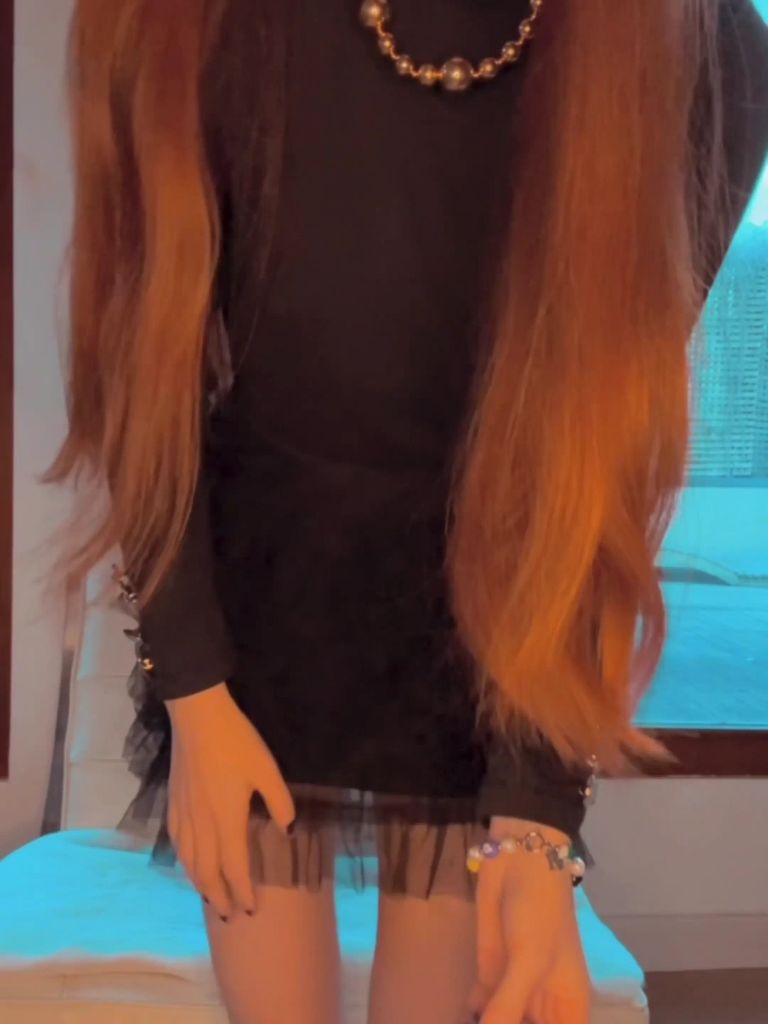 Vorschaubild zum Video „Ich besorg es mir in beiden Löchern... 🔥.“ von Ophelia Golde