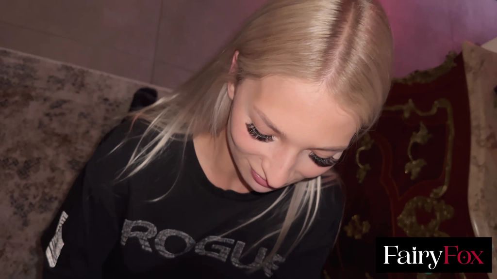 Vorschaubild 1 zum Video „ICH BEZAHLE IHN MIT MEINER ARSCHFOTZE!“