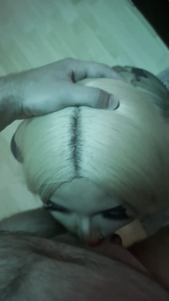 Vorschaubild 10 zum Video „So deeeep in my throat 💦😈“