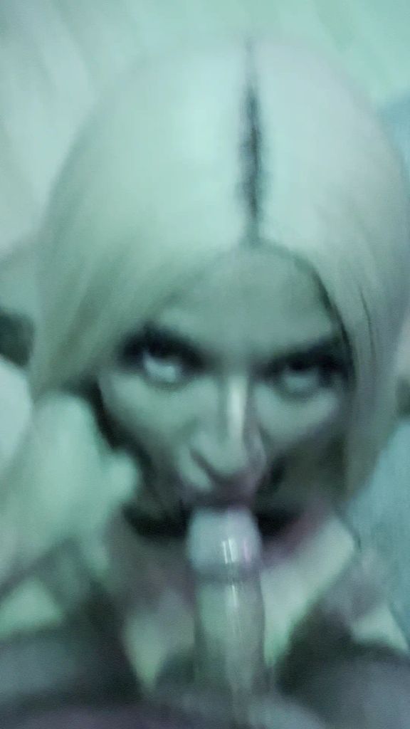 Vorschaubild 8 zum Video „Mouthful of Trouble 😏“
