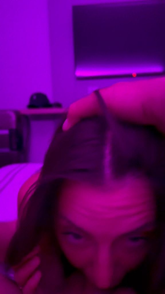 Vorschaubild 5 zum Video „Blowjob wurde zum Hardcore Kehlenfick 🤤“