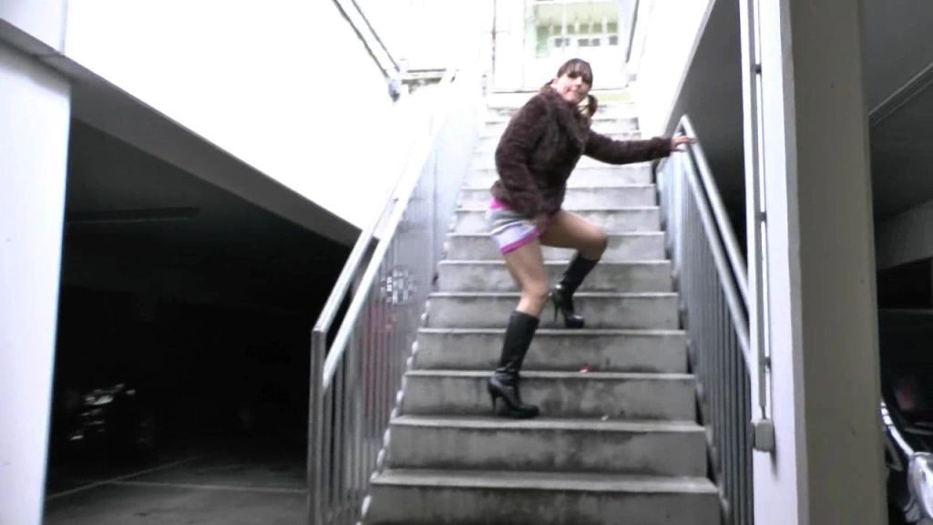 sexy foto nr. 6 von In die Tiefgarage gepisst