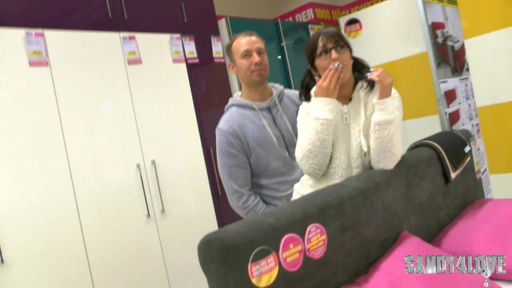 sexy foto nr. 5 von Quicki im Möbelhaus mit Creampie