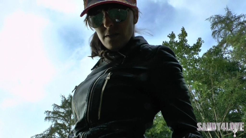 sexy foto nr. 2 von Praller JEANS Arsch - rote LEDERSTIEFEL