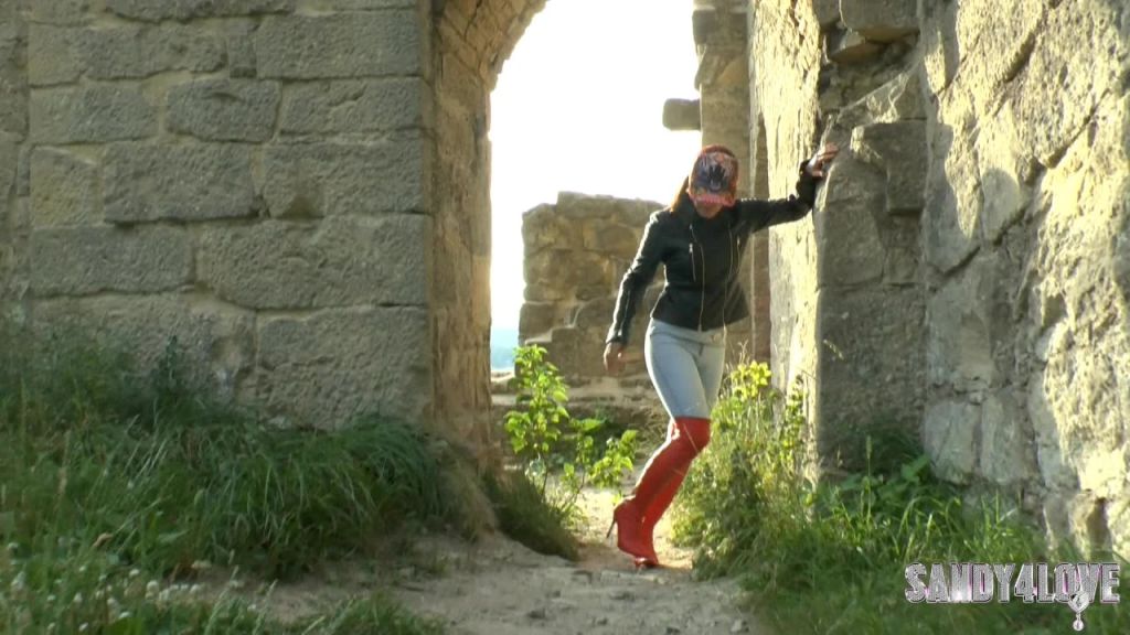sexy foto nr. 4 von Praller JEANS Arsch - rote LEDERSTIEFEL