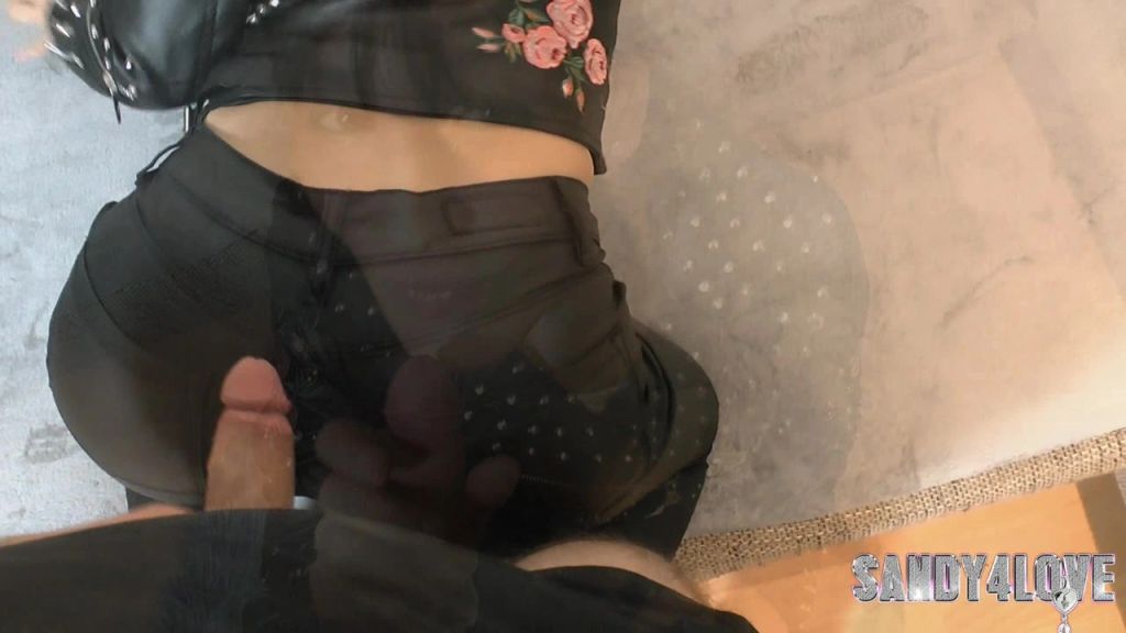 sexy foto nr. 3 von Lederfreak fickt mich tief in den Hals