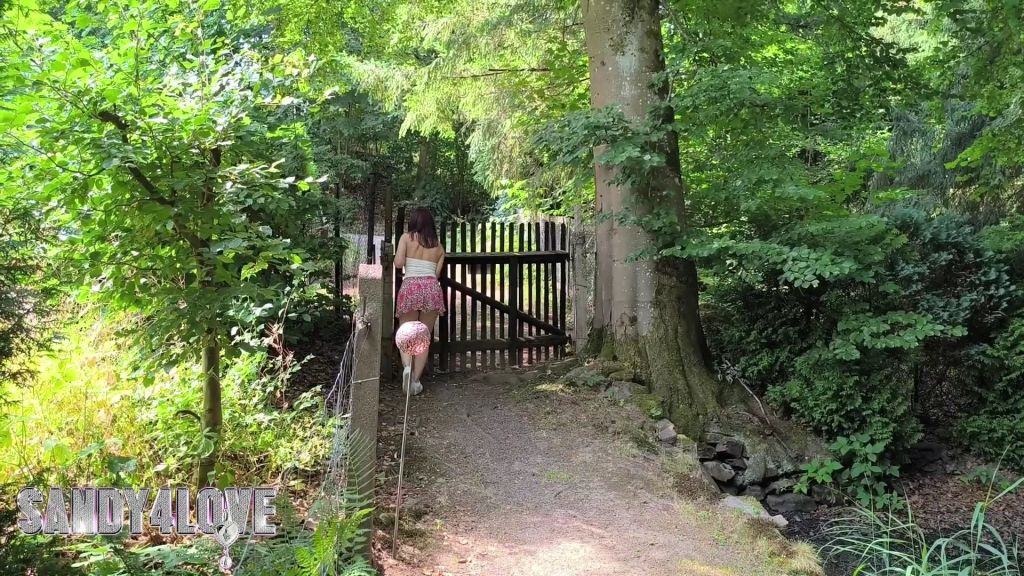 sexy foto nr. 1 von Hilfe unter Gartennachbarn!