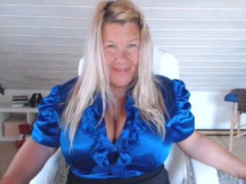 sexy foto nr. 6 von cam in satin