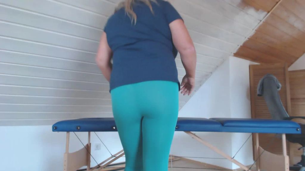 sexy foto nr. 1 von Busen Yoga