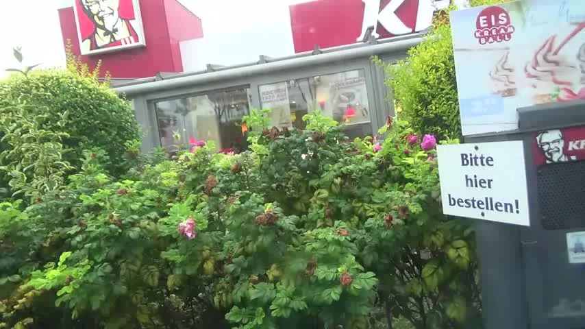 sexy foto nr. 1 von BlowJob im KFC Drive In - ich