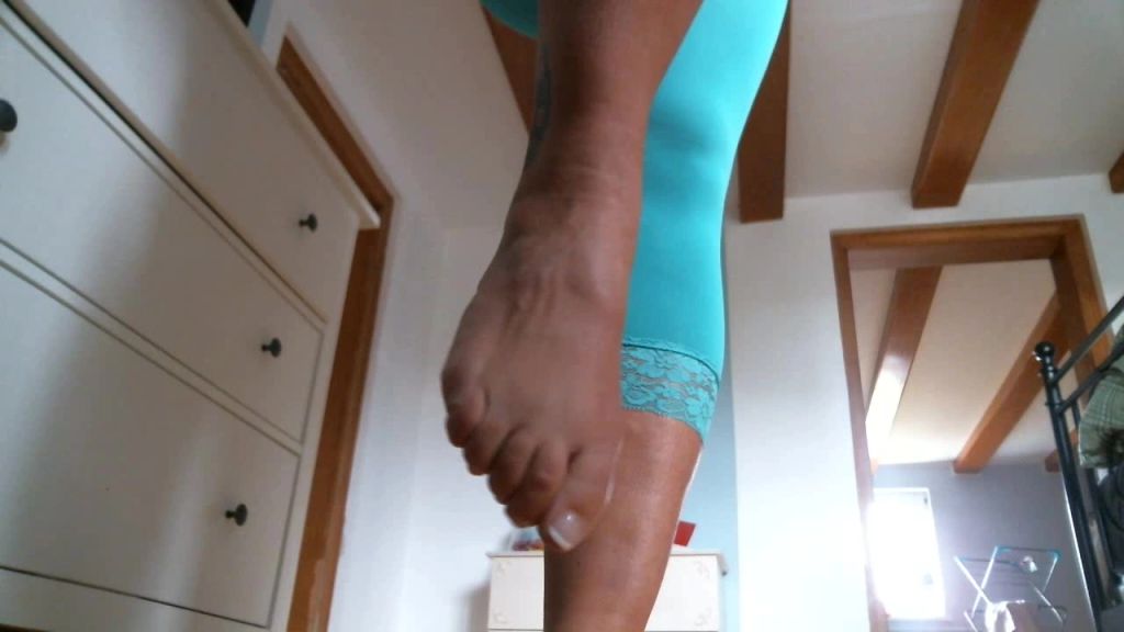 sexy foto nr. 7 von Ein kleiner Fußgruß und Cameltoe