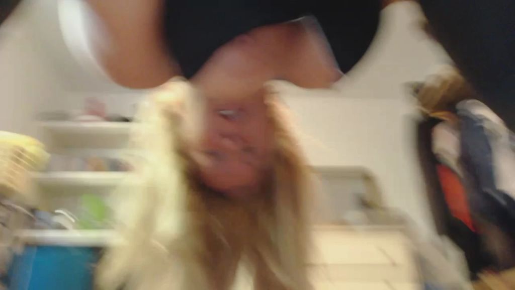 sexy foto nr. 4 von Housecleaning in LycraLeggings