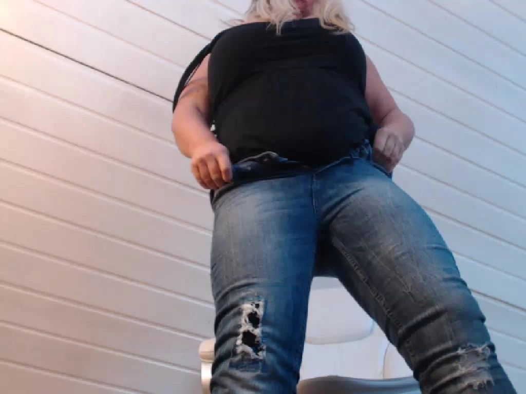 sexy foto nr. 3 von Ich quetsch mich in meine ENGSTE jeans !!!