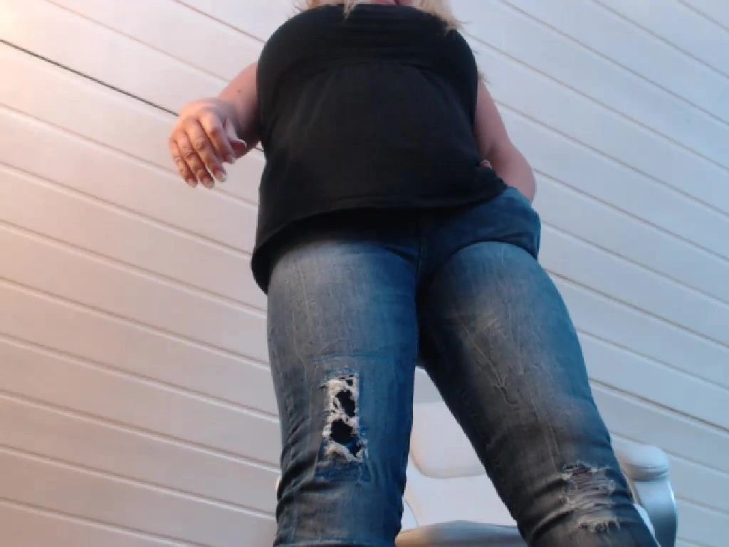 sexy foto nr. 4 von Ich quetsch mich in meine ENGSTE jeans !!!
