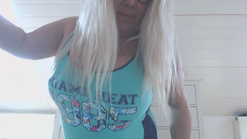sexy foto nr. 7 von Alle Mann ins Hallenbad - mein neuer Swimsuit !!!