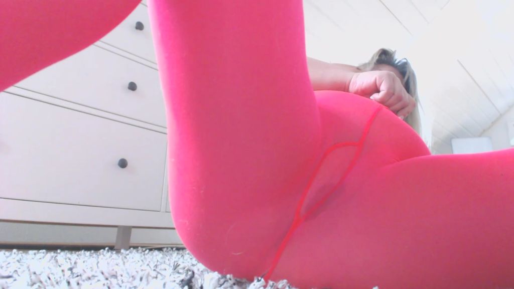 sexy foto nr. 10 von Cameltoe - wer mag reinbeissen, in die Lippen ?