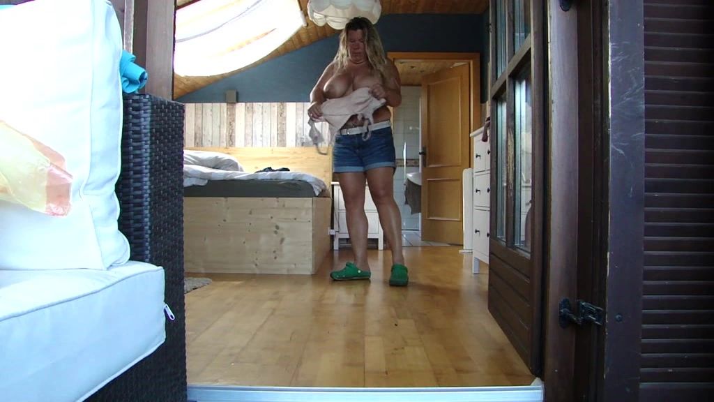 sexy foto nr. 7 von Was DU doch für ne alte Spannersau bist !