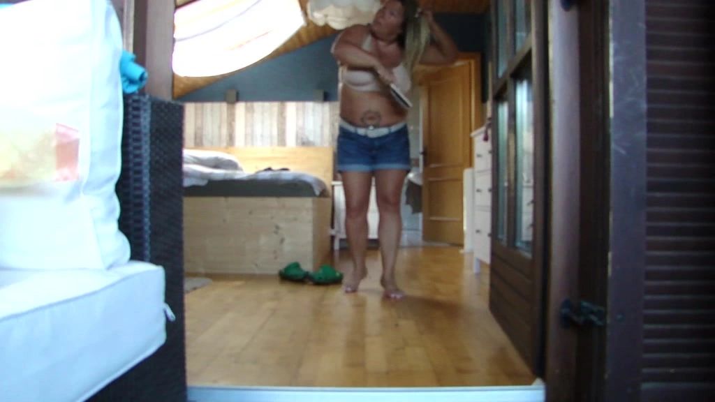 sexy foto nr. 9 von Was DU doch für ne alte Spannersau bist !