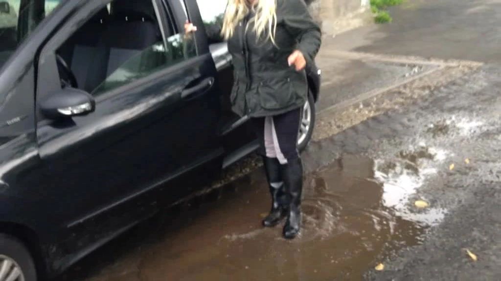 sexy foto nr. 6 von Regen Matsch Pfützenhopps