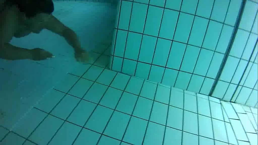 sexy foto nr. 1 von Unterwasser - Underwater MilFs - nackt mit Augen auf