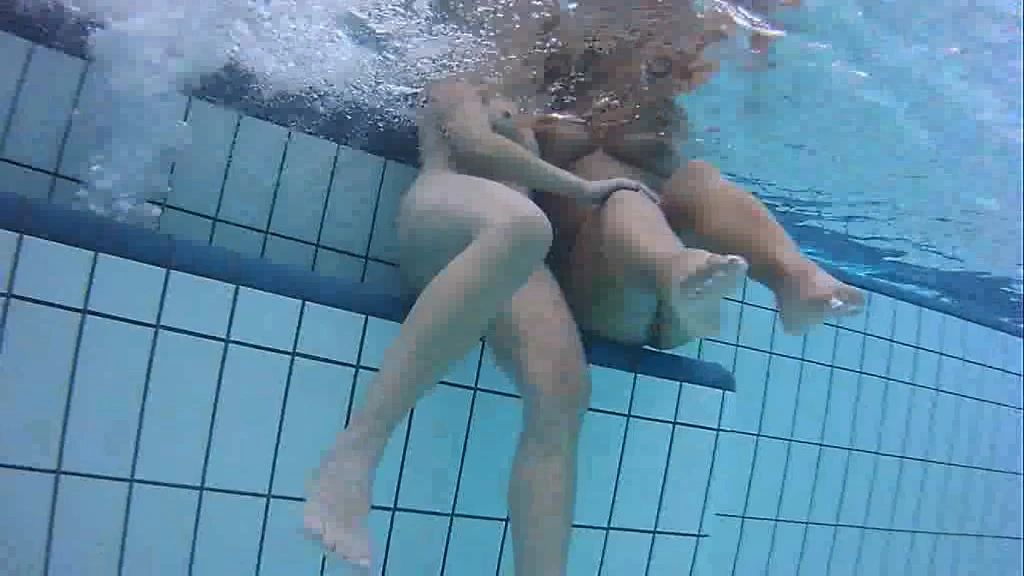 sexy foto nr. 3 von Unterwasser - Underwater MilFs - nackt mit Augen auf