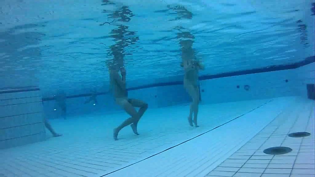 sexy foto nr. 8 von Unterwasser - Underwater MilFs - nackt mit Augen auf