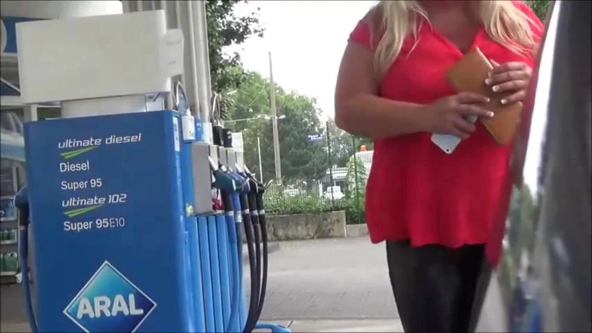 Ich an der Tanke