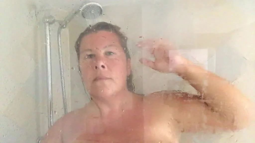 sexy foto nr. 1 von Shampoo und Zungenkuss + viel Spucke !!!