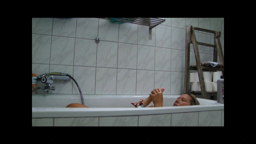 sexy foto nr. 8 von Würden Sie mein Badewasser trinken?“