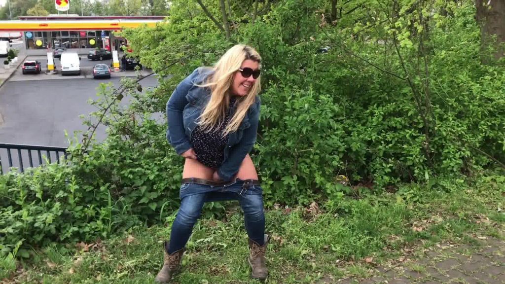 sexy foto nr. 10 von Pinkelpause auf der A3
